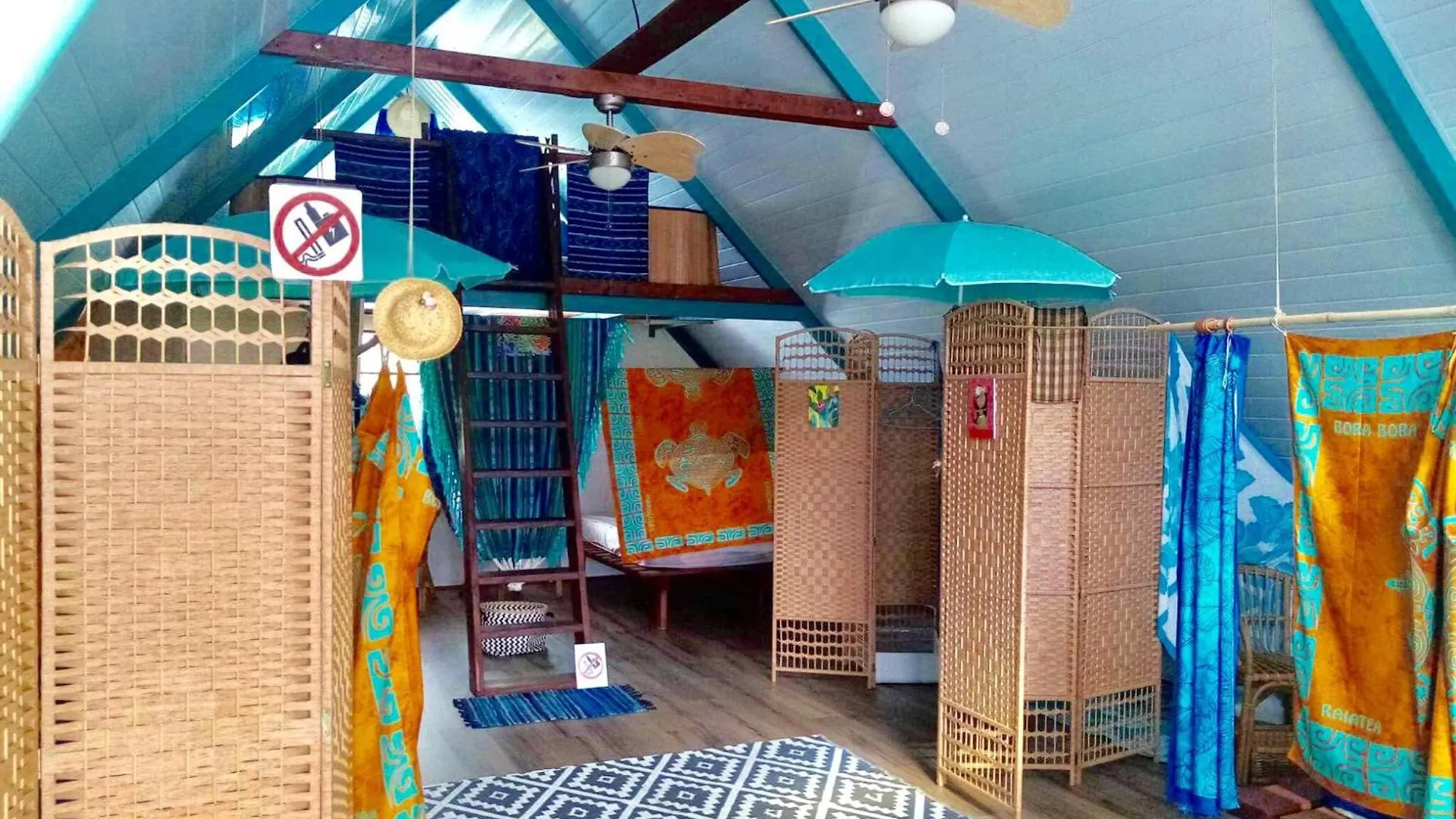 L'Auberge De Jeunesse Tahiti Iti - Beach Hostel Afaahiti